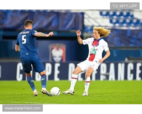 哈维西蒙斯展现惊人天赋引发足坛热议未来可期