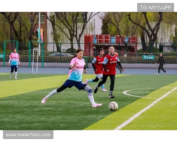 布拉扎克与勒芒的巅峰对决揭示足球战术与团队协作的精彩较量